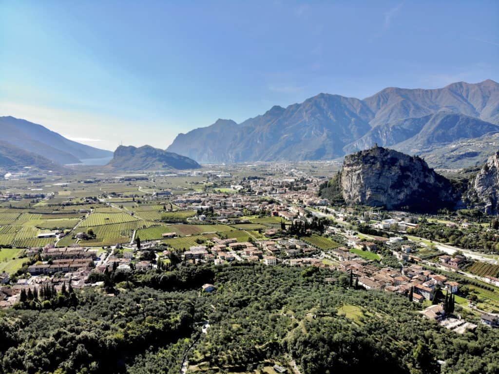 Widok na Arco z okolic sektora Massone